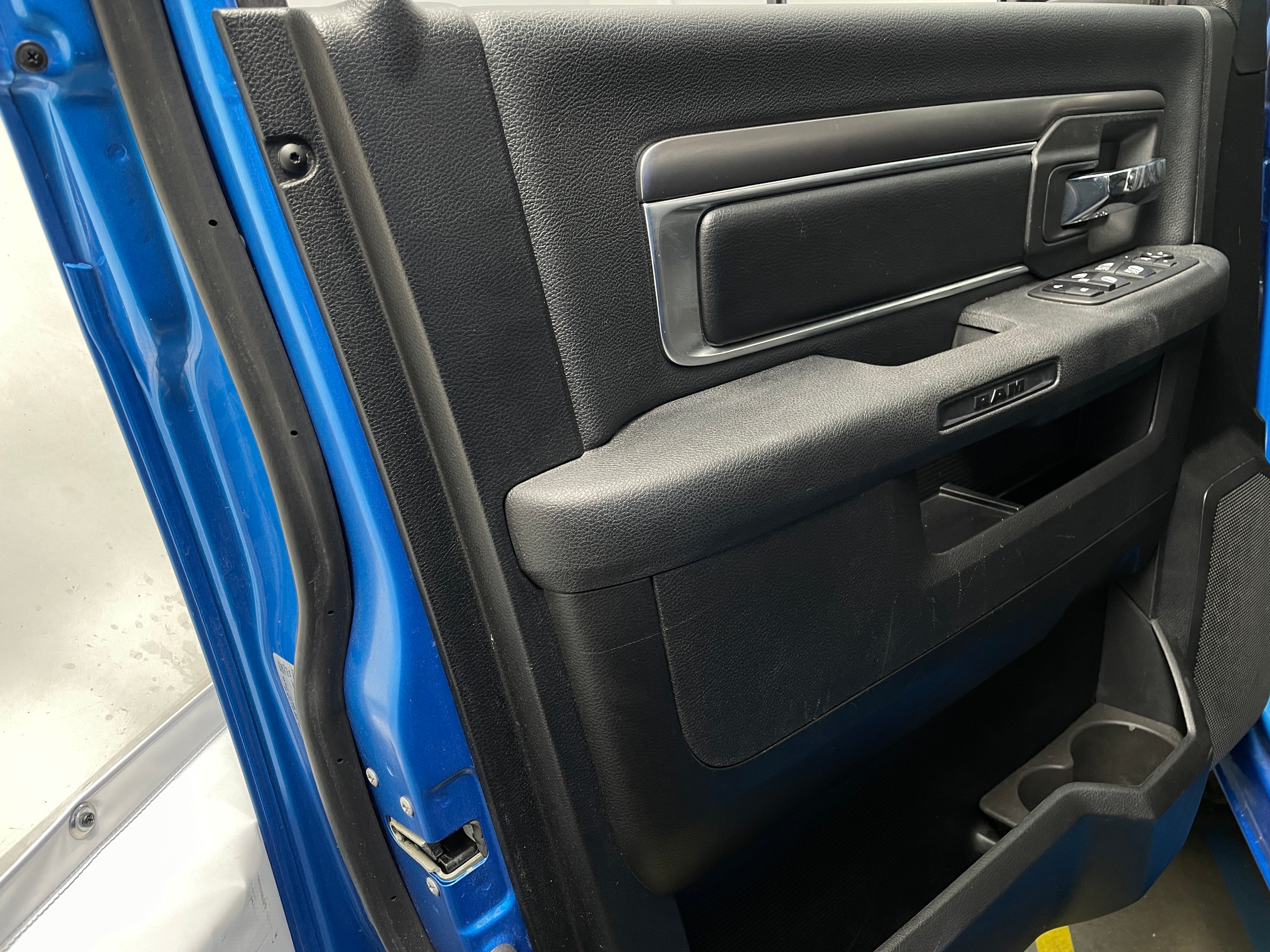 ram ram 1500 classic 2021 1C6RR6LTXMS529396 image ram ram 1500 classic 2021 1C6RR6LTXMS529396 image